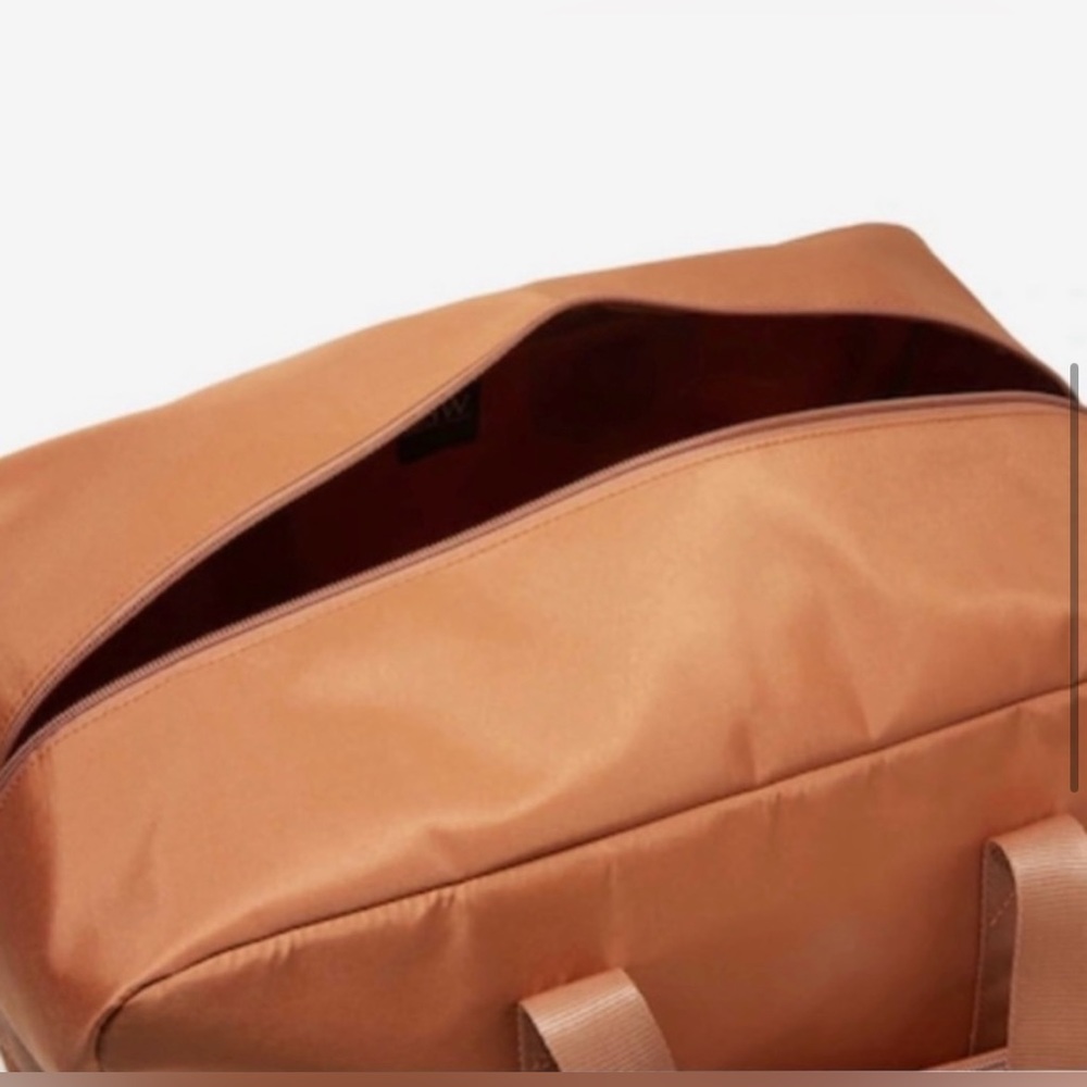 BRAND NEW Vince Camuto Weekender Bag - Picture 3 of 5